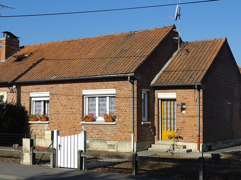 File:Condé-sur-l'Escaut - Cités de la fosse Ledoux des mines d'Anzin (17).JPG