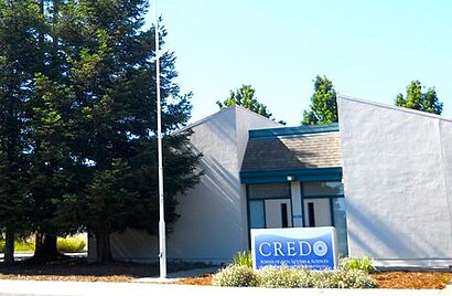 How to get to Credo High School with public transit - About the place