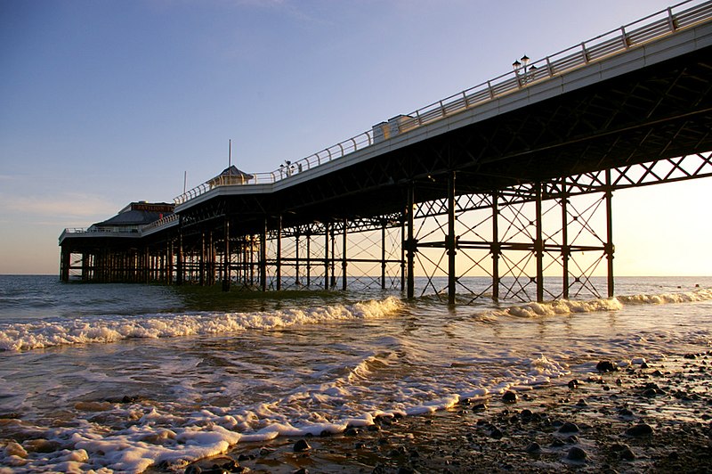 File:Cromer Pier, Norfolk - geograph.org.uk - 1876186.jpg