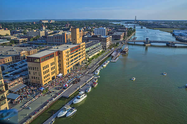 Image: Downtown Green Bay City Deck along the Fox River