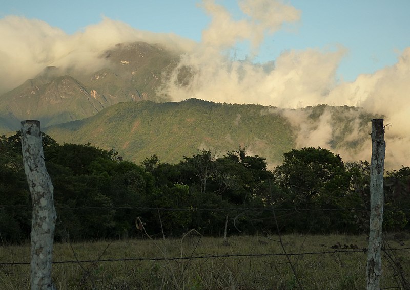 File:Dusk, Volcan Baru, Chiriqui Province (2) - Flickr - gailhampshire.jpg
