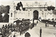 Ebedi Şefimiz Atatürk ün İstanbul ve Ankaradaki Cenaze Töreni Albümü (page 8 crop).jpg