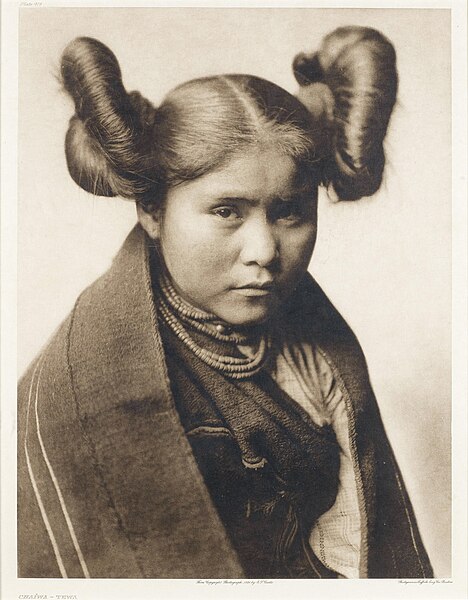File:Edward S. Curtis Collection People 021.jpg