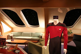 Lists of <i>Star Trek</i> spacecraft Wikimedia list article