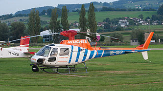 Deutsch: Wucher Helicopter Eurocopter AS-350B-3 Ecureuil (OE-XHP, cn 3812) auf dem Flughafen St. Gallen-Altenrhein (LSZR) English: Wucher Helicopter Eurocopter AS-350B-3 Ecureuil (OE-XHP, cn 3812) at St. Gallen-Altenrhein Airport (LSZR)