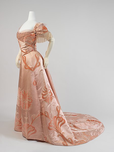 File:Evening dress - MET DP238565.jpg