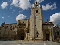 Exterior de la Catedral de Palencia vista desde la plaza de la Inmaculada