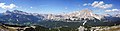 English: From far, with Monte Cristallo and Piz Popena near Cortina d'Ampezzo. Von Süden aus Richtung Cortina d'Ampezzo.