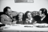 Von links nach rechts: Arnold Fanck, Ernst Udet, Leni Riefenstahl und Paul Kohner, 1932
