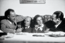 Von links nach rechts: Arnold Fanck, Ernst Udet, Leni Riefenstahl und Paul Kohner, 1932