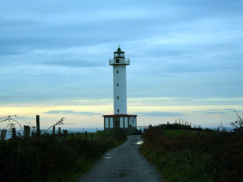 Faro de Lastres.jpg