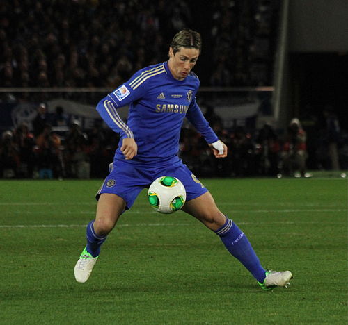 Torres playing for Chelsea in the 2012 FIFA Club World Cup Final