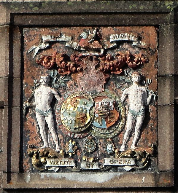 Fife Arms Hotel, Braemar: Arms of the Duke and Duchess of Fife