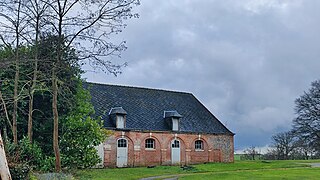 Les communs du château.