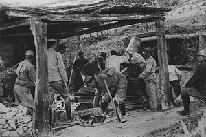 Французская марціра вядзе агонь па нямецкіх пазіцыях. Другая шампанская бітва. 26 верасня 1915
