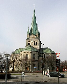Frederikshavn Kirke 2005 ubt.jpg