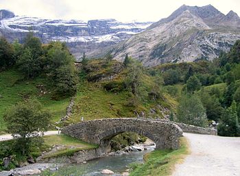 Gavarnie, Ruisseau de Entortes au Bosquet Long.jpg