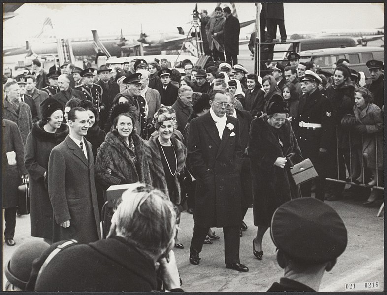 File:Gebeurtenissen rond de ontvangst van het verloofde paar Irene en Carel Hugo in N, Bestanddeelnr 021-0218.jpg