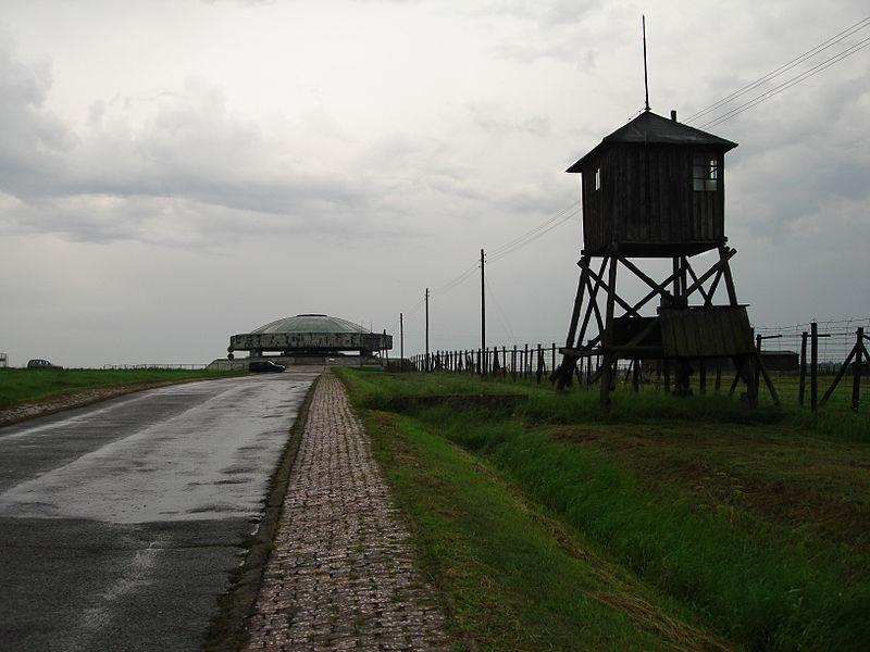 File:German Concentration Camp Majdanek (13).jpg