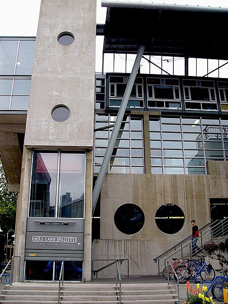 File:Granville Island (Emily Carr), 16 sept 2007.jpg