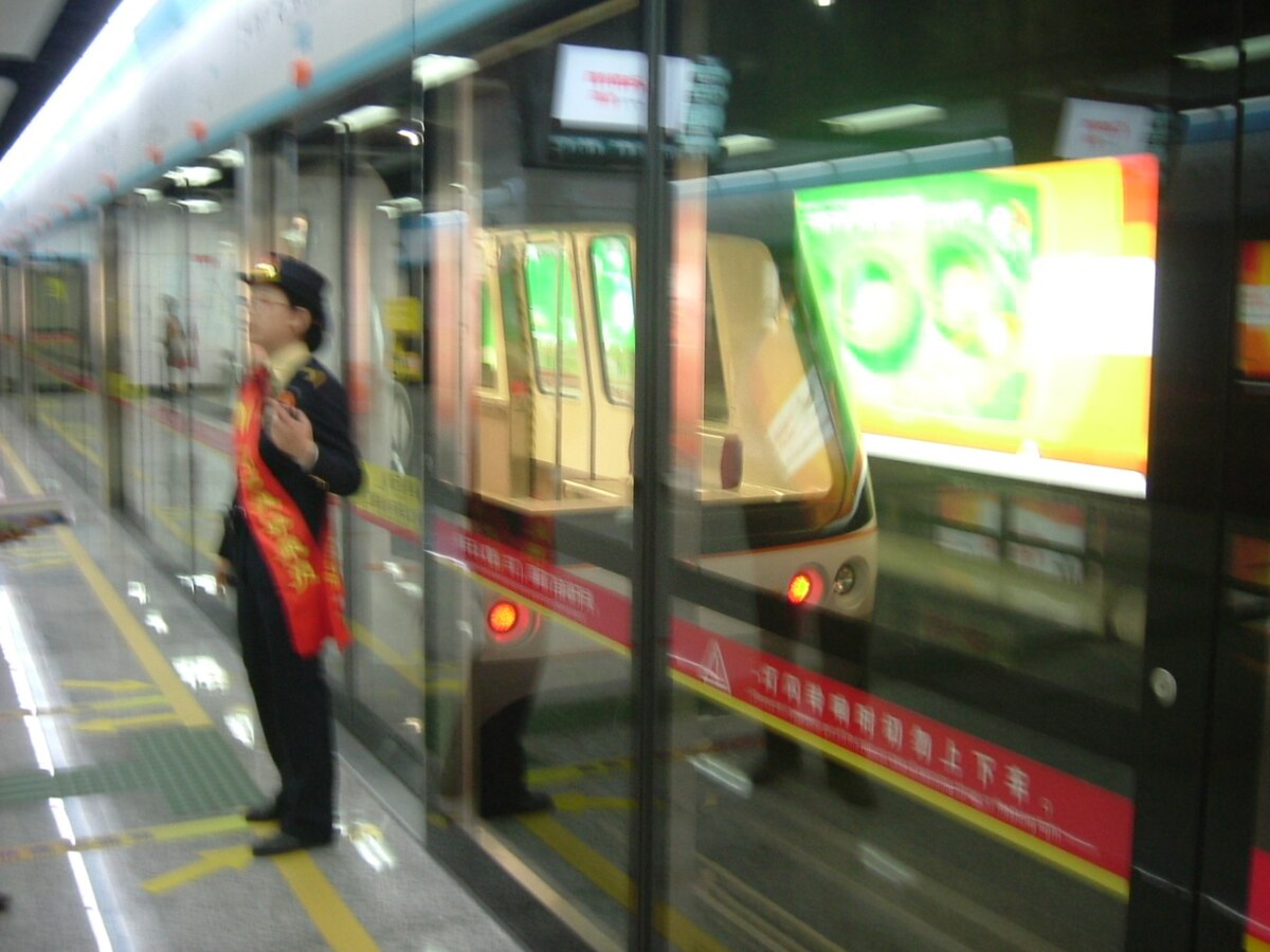 File Guangzhou Metro APM train.JPG Wikimedia Commons