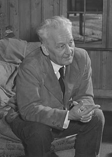 Albert Szent-Györgyi: Vědecká dráha, Politická dráha, Reference