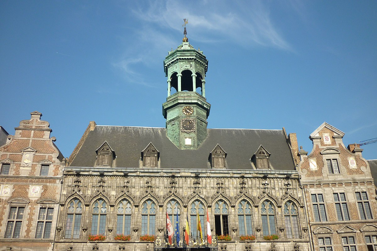 File:Hôtel de ville Caussade.jpg - Wikimedia Commons