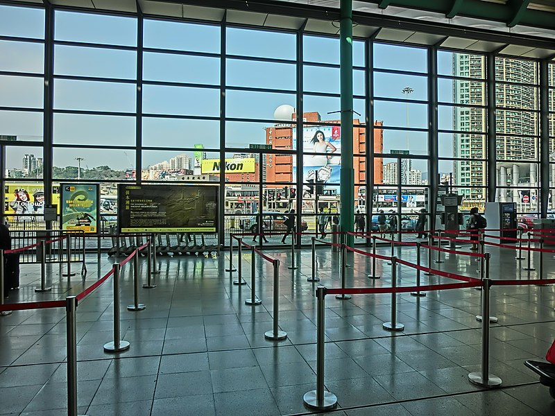 File:HK Hung Hom MTR Station lobby hall interior glass curtain windows Mar-2013.JPG