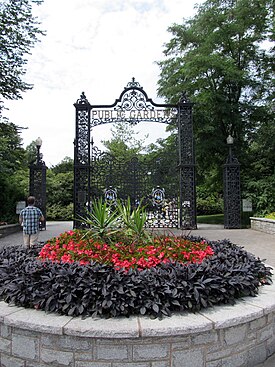 Halifax Public Gardens Gate (28094030178).jpg