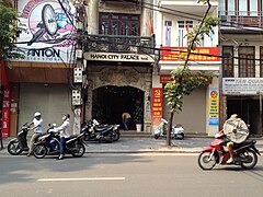 Hotel im Stadtpalast von Hanoi, 106 Hàng Bông, Hà Nội 001.JPG