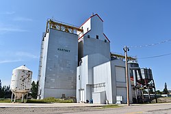 Hartney grain elevator 1.jpg