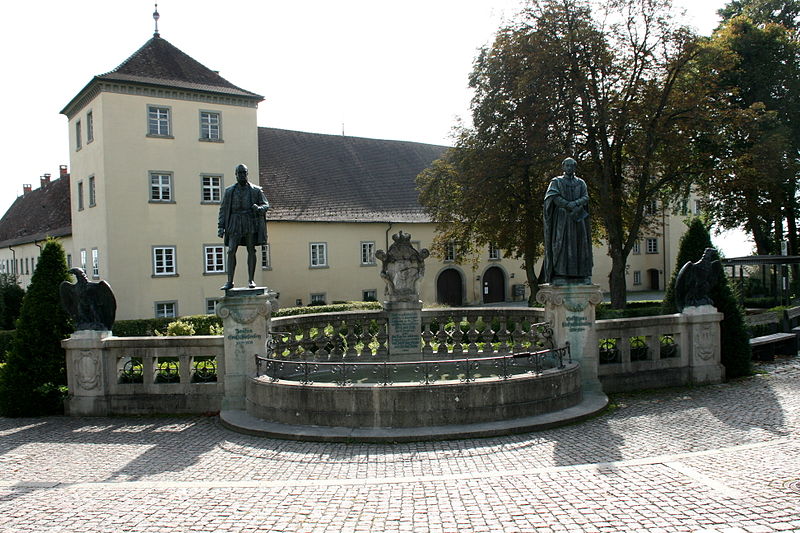 File:Heiligenberg - Postplatz - Fürstenbrunnen 01 ies.jpg