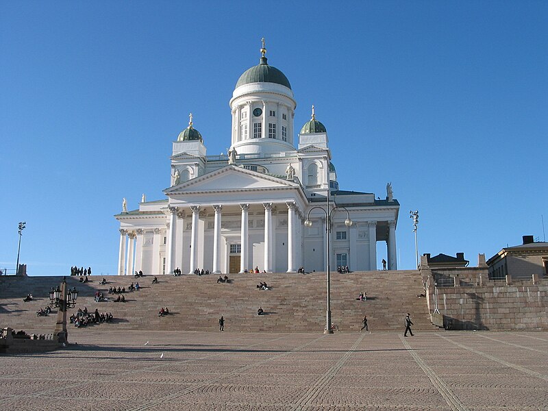 File:Helsingin tuomiokirkko 2011.JPG