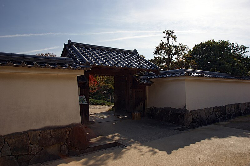 File:Himeji Koukoen12n4592.jpg