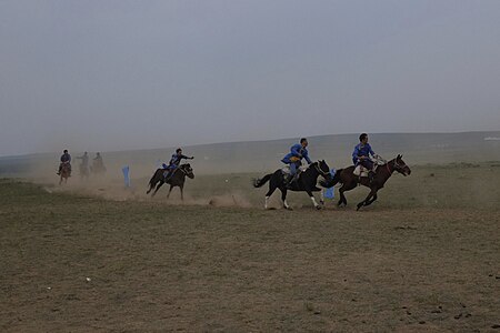 Tập_tin:Horse_racing_in_Inner_Mongolia.jpg