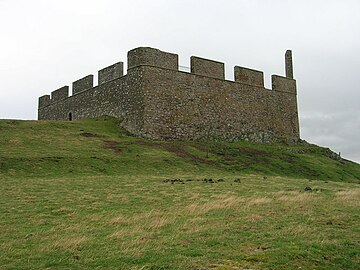 Datei:Hume_Castle_-_geograph.org.uk_-_1254680.jpg