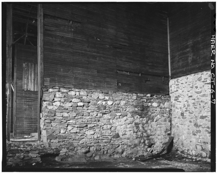 File:INTERIOR VIEW OF ICE STORAGE ROOM - Kaatz Icehouse, 255 Whitney Avenue, Trumbull, Fairfield County, CT HAER CONN,1-TRUM,2-7.tif