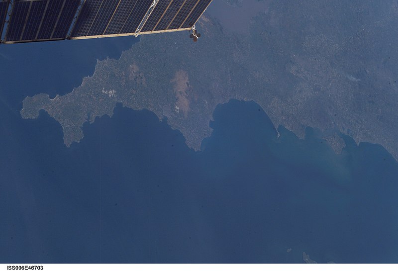 File:ISS006-E-46703 - View of England.jpg