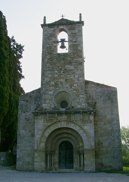 File:Iglesia Santa María de Porqueres 01.jpg