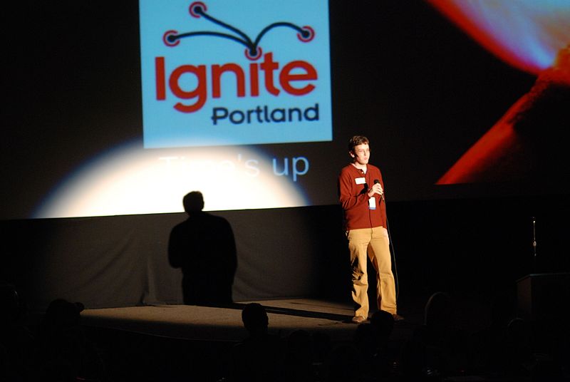 File:Ignite Portland 5 shutting 'er down.jpg