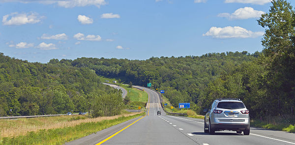 I-84 crossing from Wayne County into Pike County