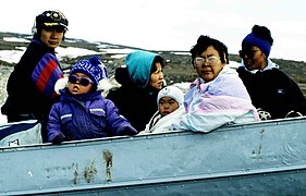 Inuit Travelling 1995-06-14.jpg