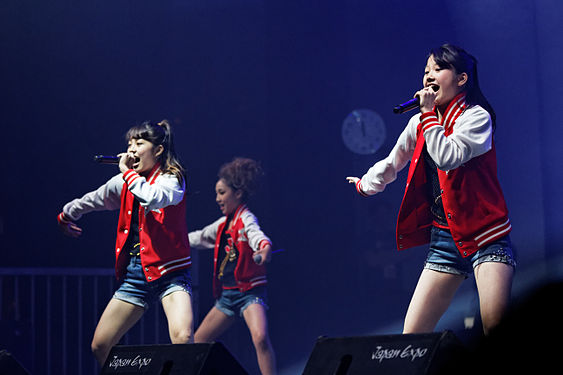 J☆Dee'Z en concert lors de la Japan Expo le 6 juillet 2013.