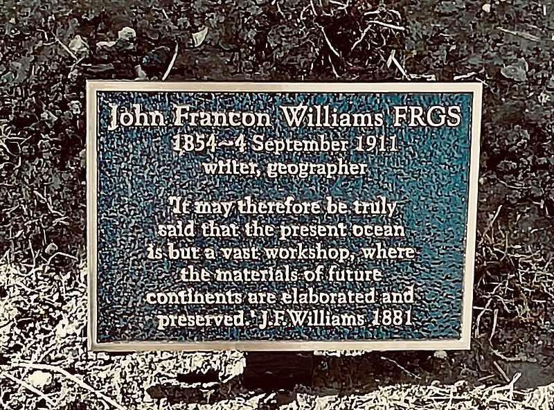 File:John Francon Williams FRGS commemorative plaque, Clackmannan Cemetery 2019.jpg