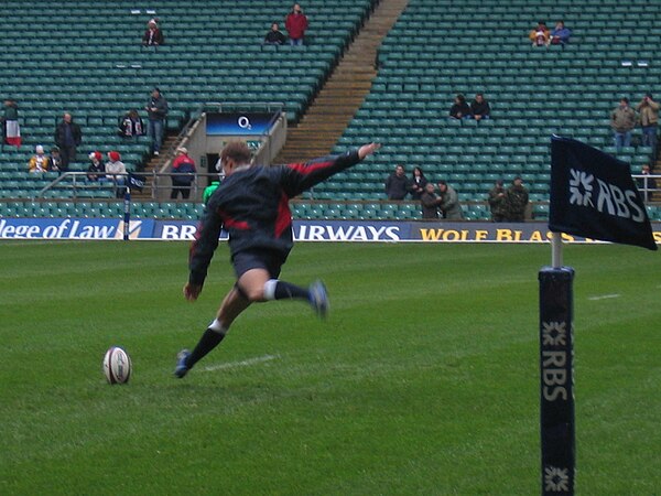 Wilkinson training before a Six Nations match