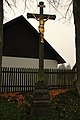 Čeština: Kříž v Perlovicích, části Prachatic, kraj Jihočeský. English: Cross in Perlovice, Prachatice, South Bohemian Region, Czechia.