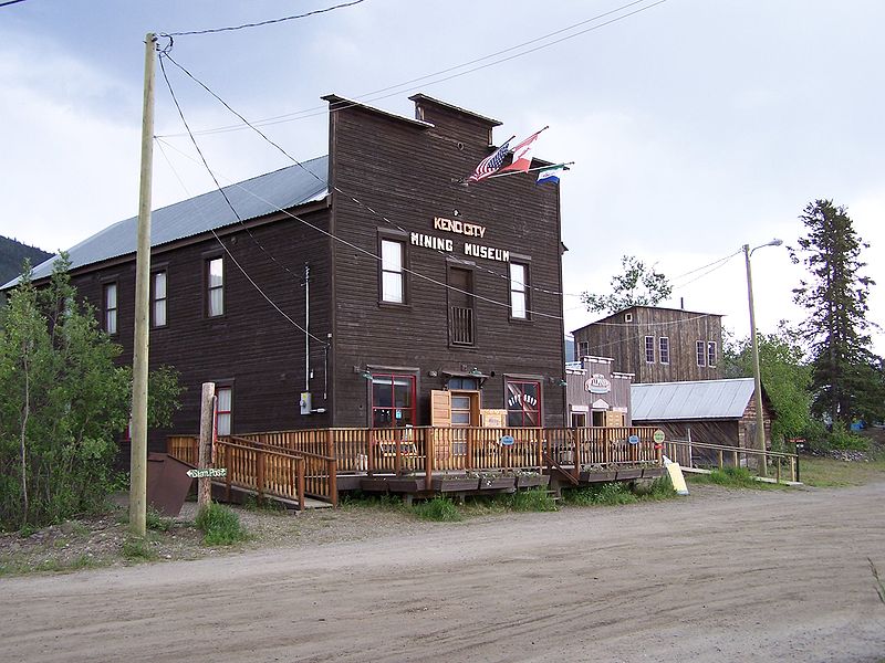 File:Keno City YT - mining museum.jpg