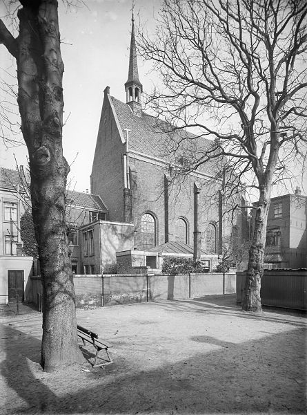 File:Kerk naar het noord-oosten - Utrecht - 20234361 - RCE.jpg