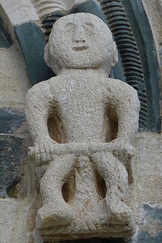 Sculpture romane en façade occidentale de l'église Saint-Michel de Murato (Corse). (définition réelle 2 520 × 3 776)