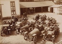 La fête Grégoire - une centaine de voitures les 13 et 14 juillet 1910 à l'Étang du Puits (Cher).